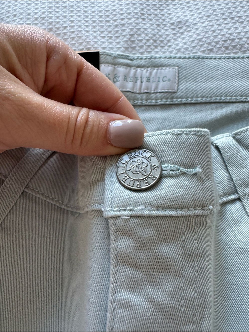 Rock & Republic Light Blue Berlin Skinny Jeans - Picture 4 of 9